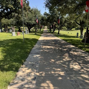 Texas State Cemetery - Shortest TX state highway is entire length of cemetery - Funeral Services & Cemeteries Near Me - Austin, Texas