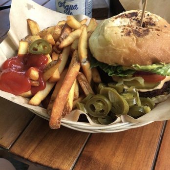 Mango Y Chile - Classic burger - Coffee & Tea Near Me - Bacalar, ROO Mango Y Chile - Classic burger - Coffee & Tea Near Me - Bacalar, ROO