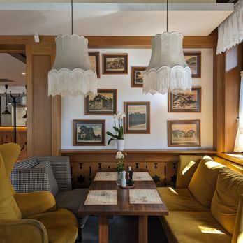 Restauracja Willa Poprad - Cafes Near Me - Rytro, Massachusetts