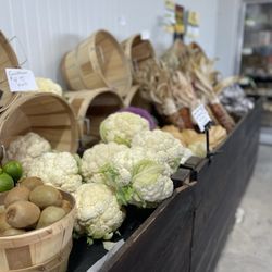 Genecco Produce