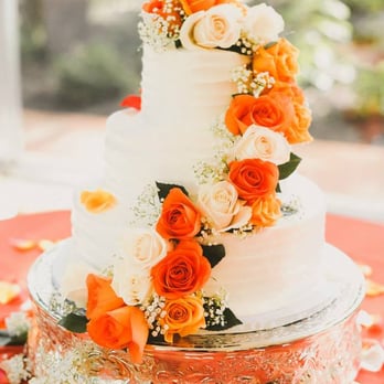 Del Norte Bakery - Our wedding cake designed by Lucy with fresh flowers on top. She will loan you the cake platter for free! - Bakeries Near Me - Dallas, Texas Del Norte Bakery - Our wedding cake designed by Lucy with fresh flowers on top. She will loan you the cake platter for free! - Bakeries Near Me - Dallas, Texas