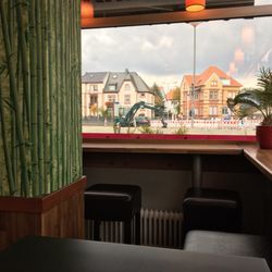 China Spezial Express - Nette Aussicht auch wenn nur auf die B38.  Ist gemütlich hier!