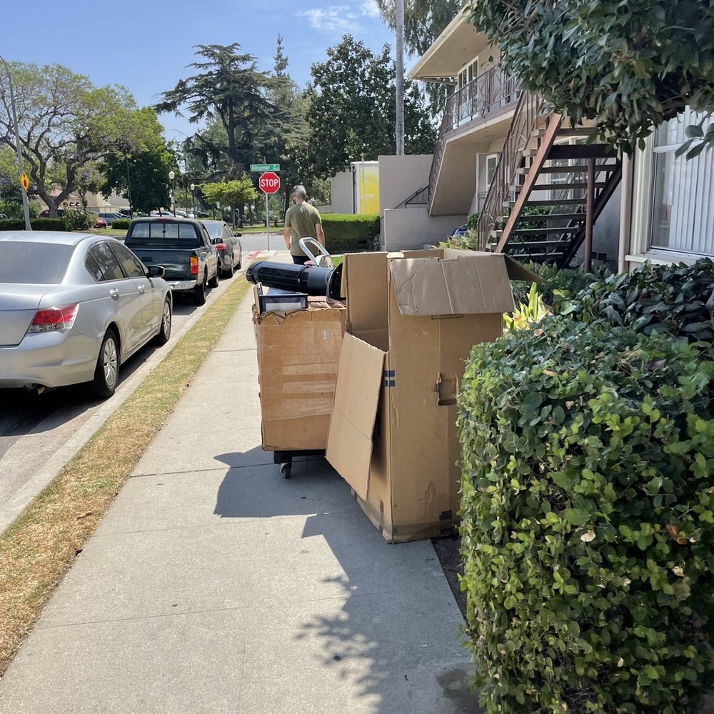 Busy Bee Movers - Movers Near Me - Irvine, California Busy Bee Movers - Movers Near Me - Irvine, California