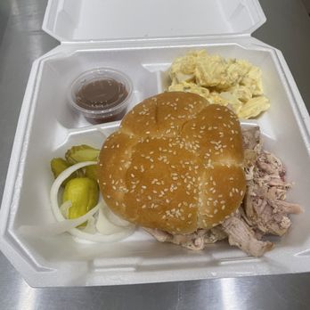 Franks Smokin Oak BBQ - Barbeque Near Me - Williams, Arizona