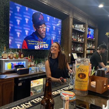 The Rabbit Hole Pub - THE BEST BARTENDER EVER - Pubs Near Me - Fort Worth, Texas The Rabbit Hole Pub - THE BEST BARTENDER EVER - Pubs Near Me - Fort Worth, Texas