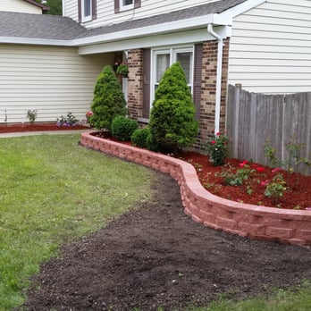 Signature Lawn Maintenance - a landscaped yard - Tree Services Near Me - Glendale Heights, Illinois Signature Lawn Maintenance - a landscaped yard - Tree Services Near Me - Glendale Heights, Illinois