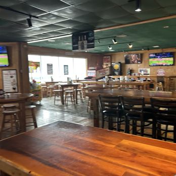 WingHouse Bar & Grill - Chicken Wings Near Me - Largo, Florida