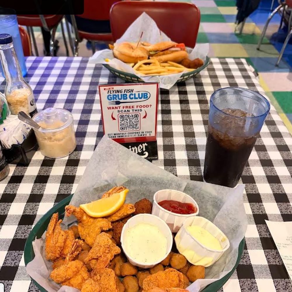 6 Fried Shrimp Basket with Okra 6 Fried Shrimp Basket with Okra