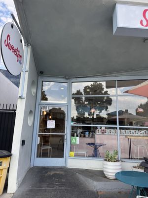 Sweetfin Poke Burbank by null