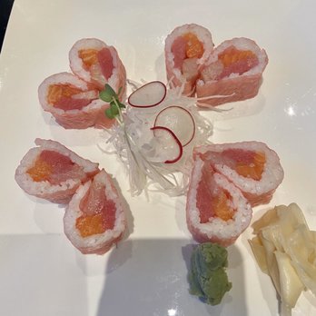 Fuumi - Cherry Blossom Sushi Roll - Sushi Bars Near Me - Burlingame, California Fuumi - Cherry Blossom Sushi Roll - Sushi Bars Near Me - Burlingame, California