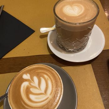 Brunch Cafè - Cappuccino, small and XL - Breakfast & Brunch Near Me - Venezia, VE