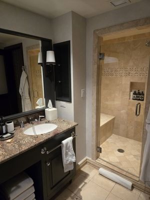 Madeline Hotel & Residences, Auberge Collection by null