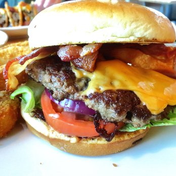 Applebee's Grill + Bar - Sports Bars Near Me - Manteca, California