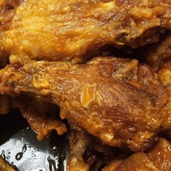 Beef 'O' Brady's - This has to be the worst that I have ever gotten from our local Beef's,. Dried out over cooked 50 wings. So sad.