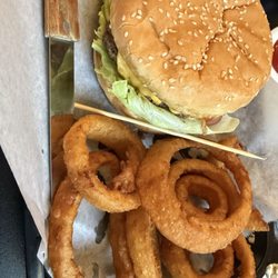Mason’s Jar & Grill - Cheese Burger & Beer Batter Onion Rings