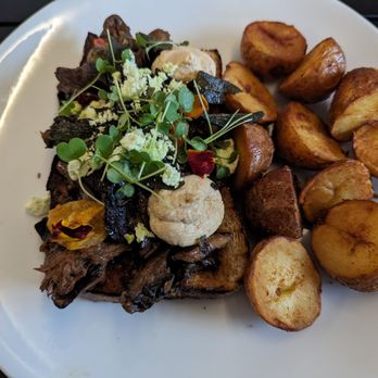 Fergie's Cafe - Seasonal vegetable toast and hash - Cafes Near Me - Squamish, British Columbia Fergie's Cafe - Seasonal vegetable toast and hash - Cafes Near Me - Squamish, British Columbia