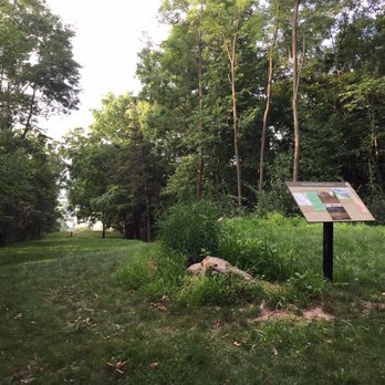 Little Bluff Inn - Hotels Near Me - Trempealeau, Wisconsin