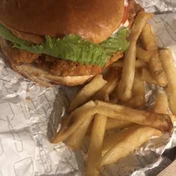 Wendy's - Spicy Chicken Sandwich Combo - Fast Food Near Me - Highland Park, Illinois