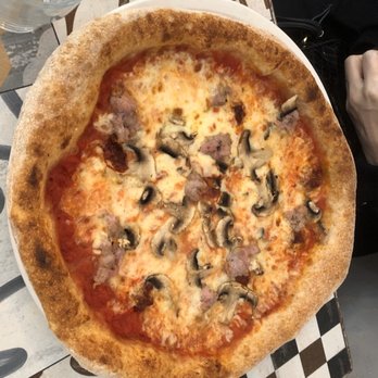 Pane Cunzato - Pizza do dia - Italian Near Me - London, XGL Pane Cunzato - Pizza do dia - Italian Near Me - London, XGL