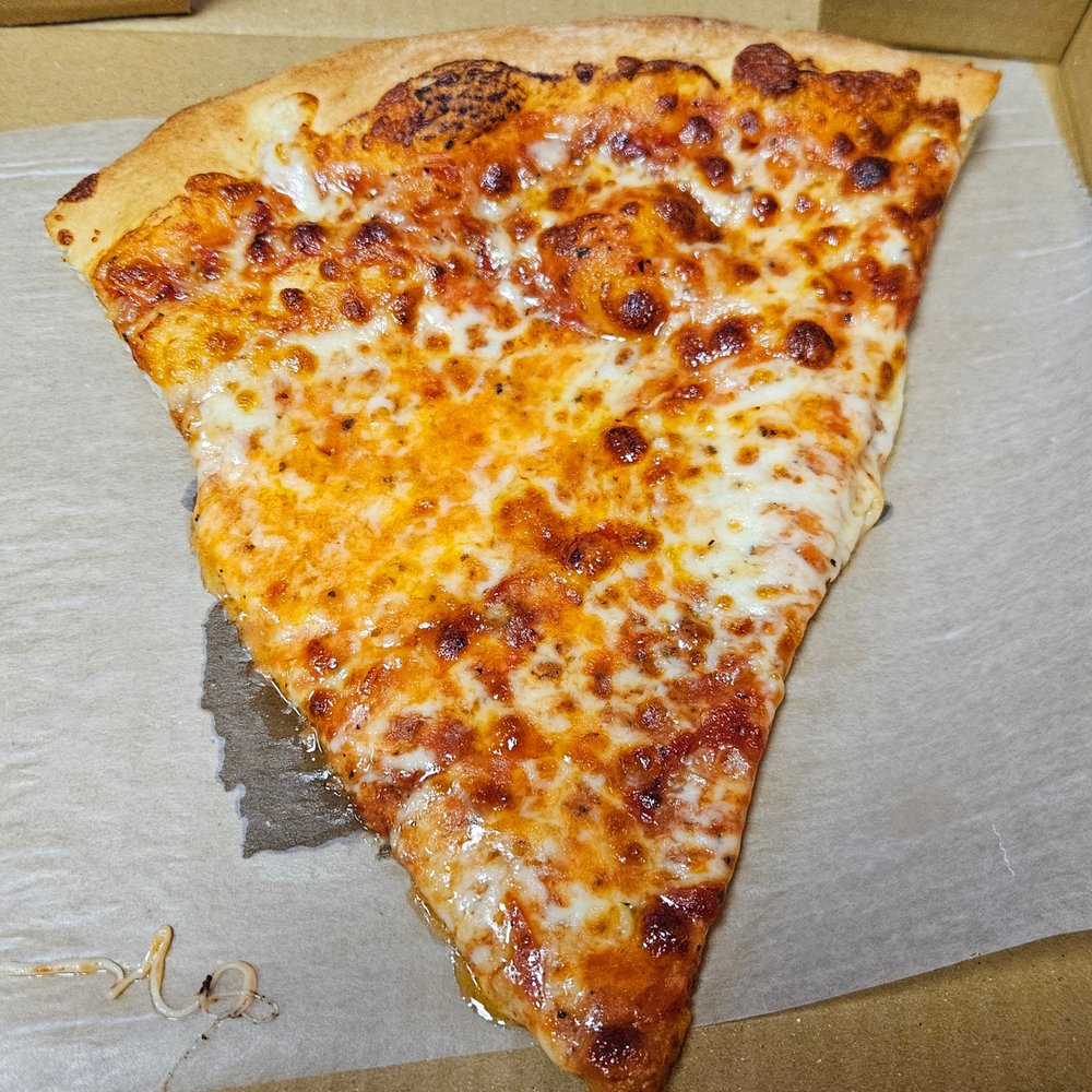 D & C Pizzeria Logo