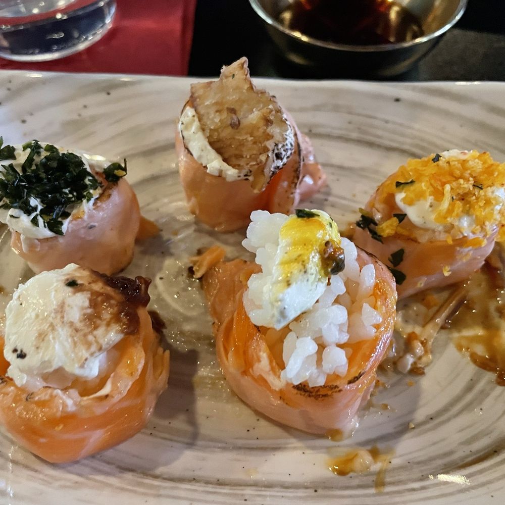 Left to right: Gunkans Collard Green, Strawberry, Garlic, Passion Fruit, Doritos Left to right: Gunkans Collard Green, Strawberry, Garlic, Passion Fruit, Doritos