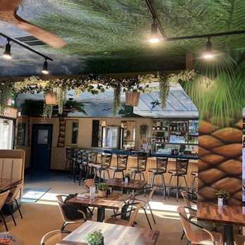 Island Soul Kitchen - Interior - Soul Food Near Me - Sacramento, California