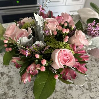 Flower Synergy - Beautiful arrangement for a friends birthday! - Florists Near Me - Costa Mesa, California Flower Synergy - Beautiful arrangement for a friends birthday! - Florists Near Me - Costa Mesa, California