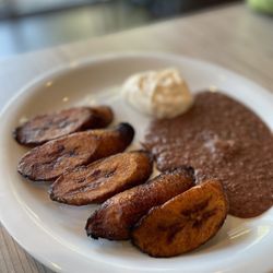 El Cuscatlan Restaurant - Platanos