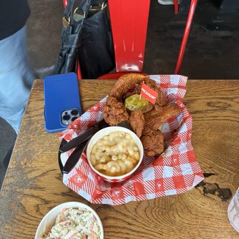 Hattie B's Hot Chicken - Chicken Wings Near Me - Nashville, Tennessee Hattie B's Hot Chicken - Chicken Wings Near Me - Nashville, Tennessee