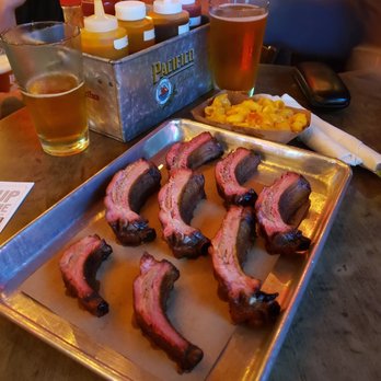 The Deck at Moonshine Flats - Baby back ribs, mac n cheese, beer - American Near Me - San Diego, California The Deck at Moonshine Flats - Baby back ribs, mac n cheese, beer - American Near Me - San Diego, California