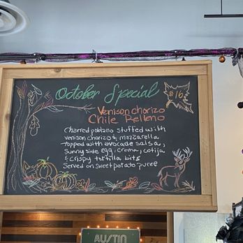 Phoebe's Diner - Decor - American Near Me - Austin, Texas