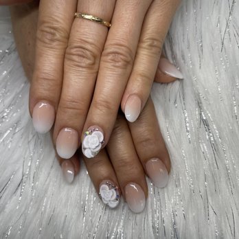 Q-H Nails Spa - Ombre - Nail Salons Near Me - Tracy, California