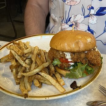 Establishment - Excellent chicken sandwich - New American Near Me - Atlanta, Georgia