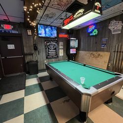 Kelly's Bar - Pool table & darts