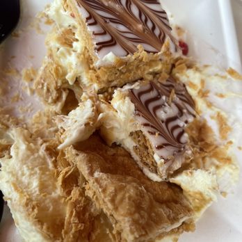 Moulin - Yummy dessert-name is a bit complicated - Cafes Near Me - Laguna Beach, California Moulin - Yummy dessert-name is a bit complicated - Cafes Near Me - Laguna Beach, California