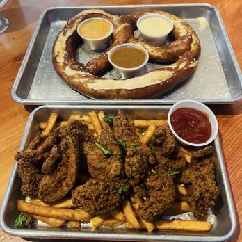 Brews Brothers Brewpub - Pretzel and Crispy Chicken and Fries - Brewpubs Near Me - Burbank, California Brews Brothers Brewpub - Pretzel and Crispy Chicken and Fries - Brewpubs Near Me - Burbank, California