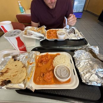 Tandoor - Chicken Tikka Masala Garlic Naan - Indian Near Me - San Diego, California Tandoor - Chicken Tikka Masala Garlic Naan - Indian Near Me - San Diego, California