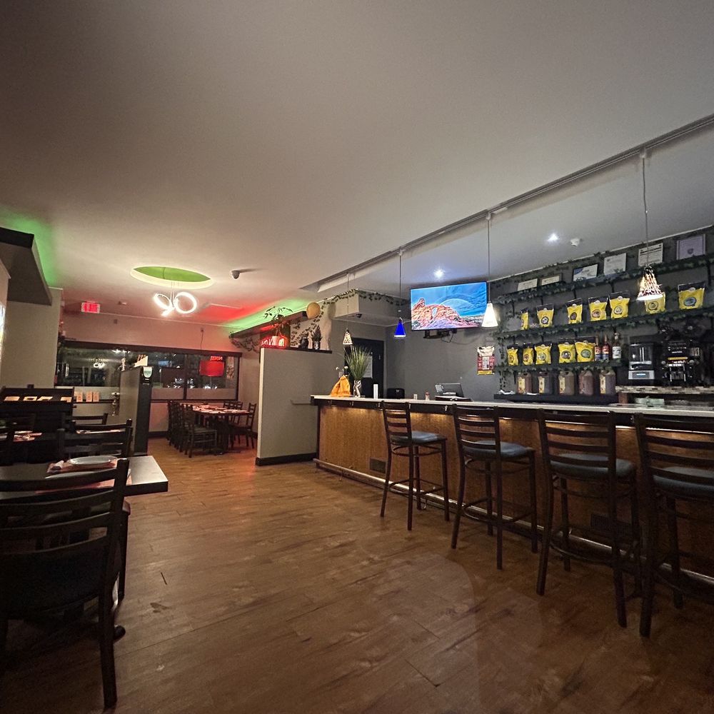 KS Kitchen Manchester nh - Bar area, dining area - Indian Near Me - Manchester, New Hampshire