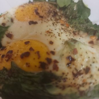Brew Bakers - 2 eggs on top of spinach - Coffee & Tea Near Me - Grass Valley, California