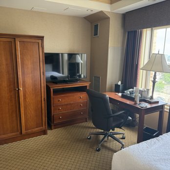 Ambassador Hotel Milwaukee - Hotels Near Me - Milwaukee, Wisconsin