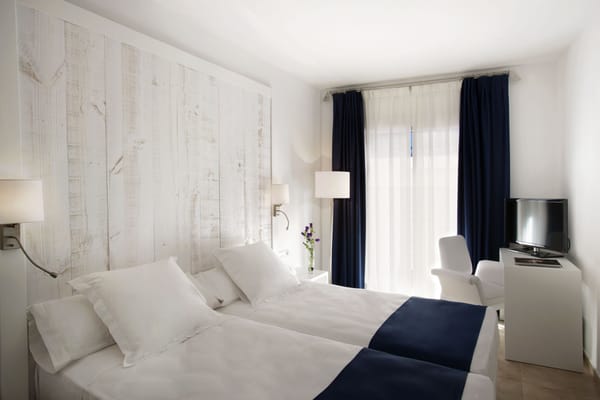 Hotel Medium Sitges Park by null
