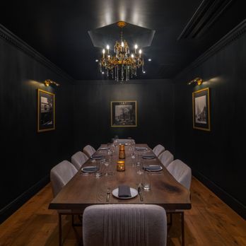 Five Chophouse & Bar - Five Chophouse & Bar Private Dining - Wine Bars Near Me - Fredericksburg, Virginia