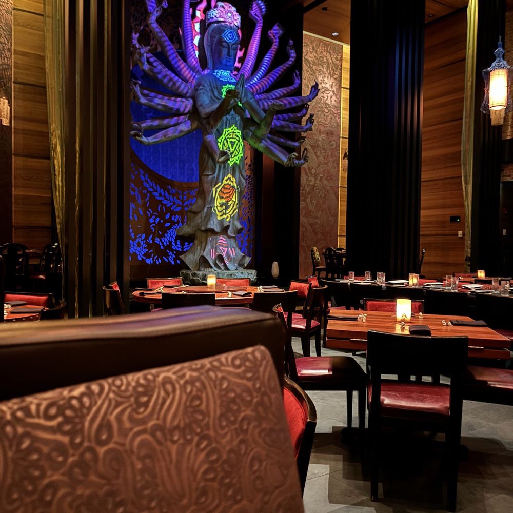 TAO Chicago Restaurant - The statue had projection mapping, I did not notice any repeat sequence the whole time. Well done! - Pan Asian Near Me - Chicago, Illinois