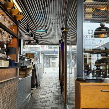 Fjellskaal Seafood Restaurant - Entry - Seafood Near Me - Bergen, 12