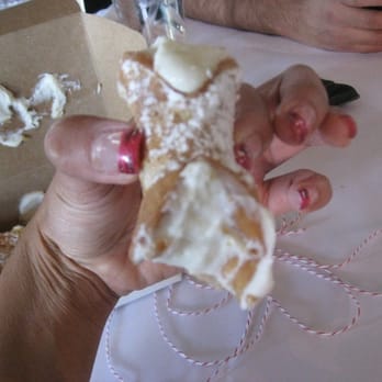 Carlo's Bakery - mmmmm yummmyyy Canoli - Bakeries Near Me - Hoboken, New Jersey Carlo's Bakery - mmmmm yummmyyy Canoli - Bakeries Near Me - Hoboken, New Jersey