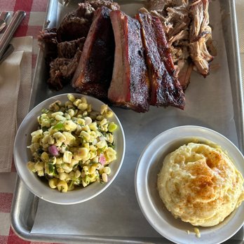 Armadillo Willy's BBQ - Barbeque Near Me - San Mateo, California