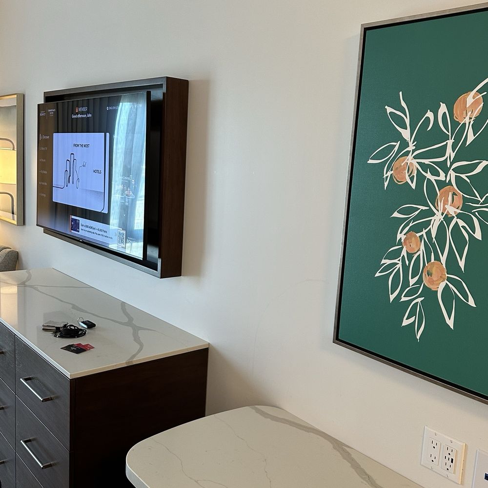 TownePlace Suites by Marriott Ventura Oxnard - Nice TV and dresser table on Rt has 2 chairs - Hotels Near Me - Oxnard, California TownePlace Suites by Marriott Ventura Oxnard - Nice TV and dresser table on Rt has 2 chairs - Hotels Near Me - Oxnard, California