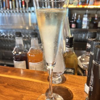 Sedona Taphouse - $3 Brut - Beer Bar Near Me - Glen Allen, Virginia Sedona Taphouse - $3 Brut - Beer Bar Near Me - Glen Allen, Virginia