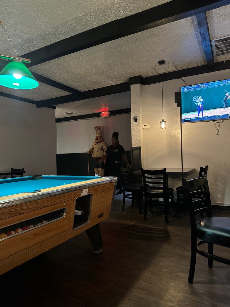 Cast Iron Bar & Grille, Canal Fulton Roadtrippers