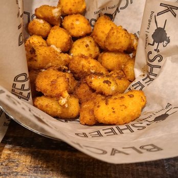 Black Sheep - Jalapeño cheese curds, we totally loved them. The ranch is perfect to dip in. - American Near Me - Springfield, Missouri